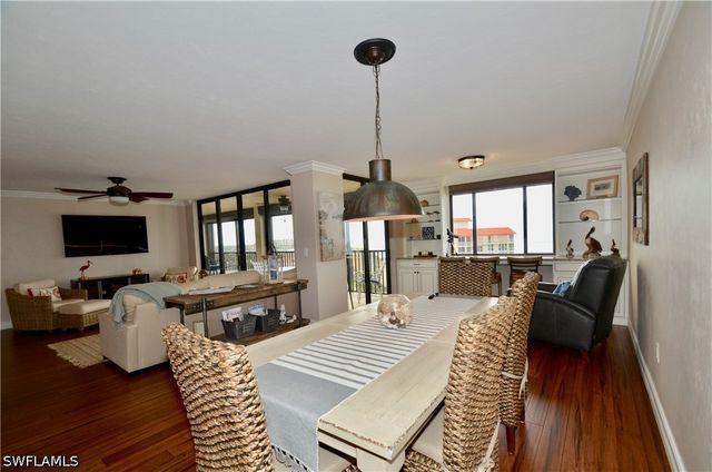 10851 Gulf Shore DR 1402, Naples, FL 34108