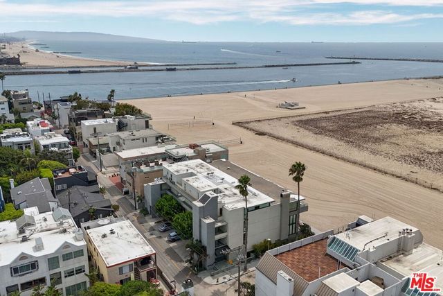 6 Voyage Street 108, Marina Del Rey, CA 90292