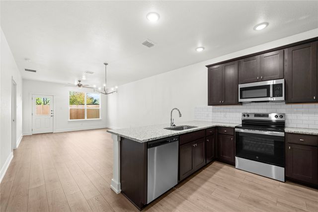 618 Campus Street, Troy, TX 76579