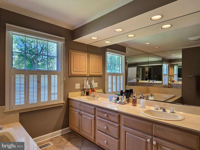 28091 OAKLANDS CIR, Easton, MD 21601