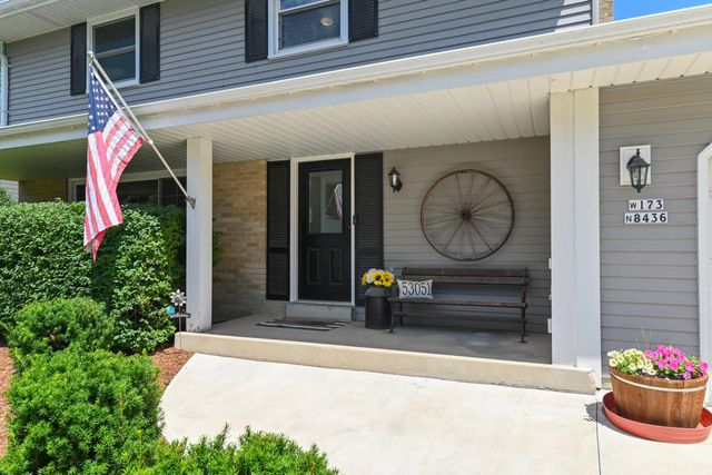 W173N8436 Robert AVENUE, Menomonee Falls, WI 53051