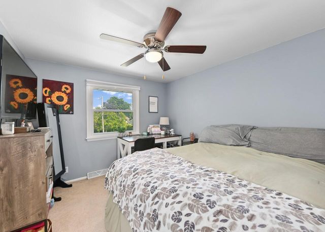 W173N8436 Robert AVENUE, Menomonee Falls, WI 53051