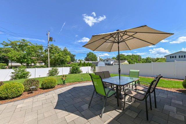 W173N8436 Robert AVENUE, Menomonee Falls, WI 53051