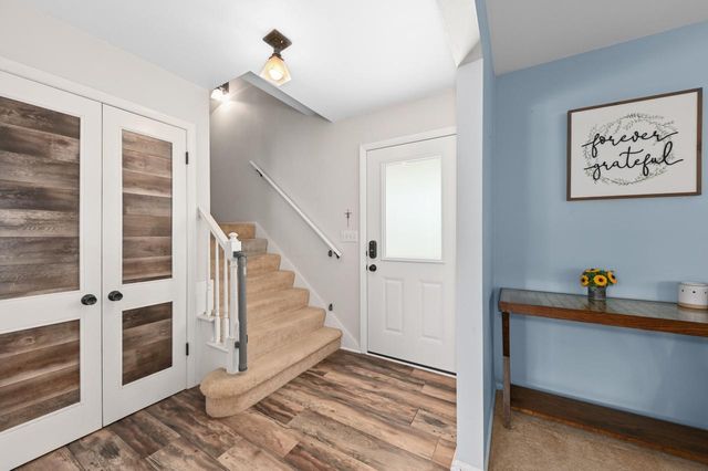 W173N8436 Robert AVENUE, Menomonee Falls, WI 53051