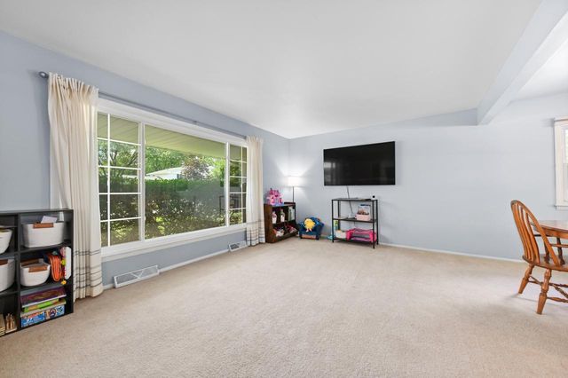 W173N8436 Robert AVENUE, Menomonee Falls, WI 53051