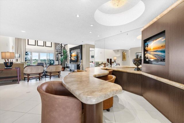 17047 Boca Club Boulevard 166B, Boca Raton, FL 33487