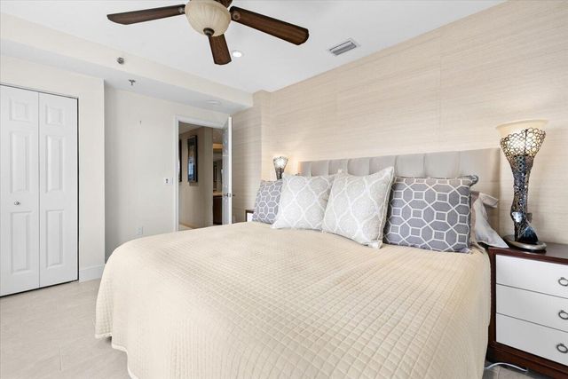 17047 Boca Club Boulevard 166B, Boca Raton, FL 33487