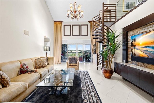 17047 Boca Club Boulevard 166B, Boca Raton, FL 33487