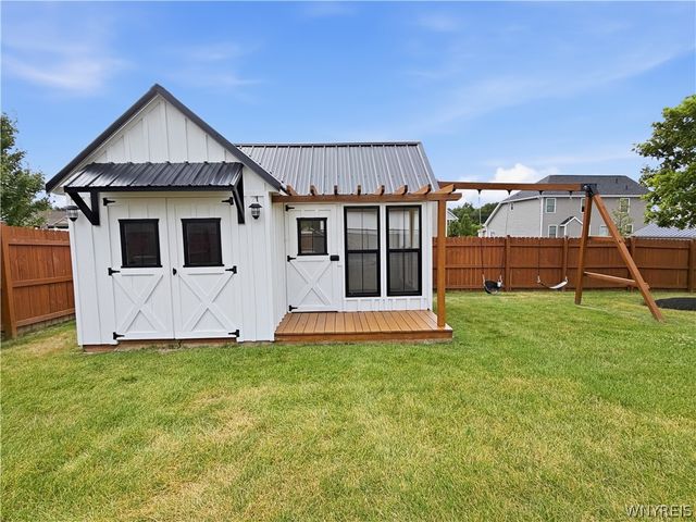51 Vista Court, West Seneca, NY 14224
