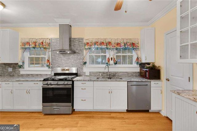 15 E New Street, Winder, GA 30680