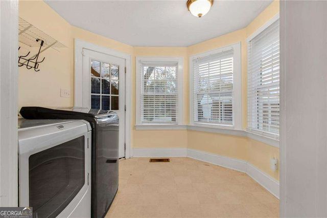 15 E New Street, Winder, GA 30680