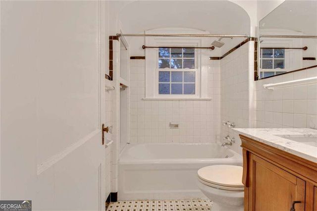 15 E New Street, Winder, GA 30680