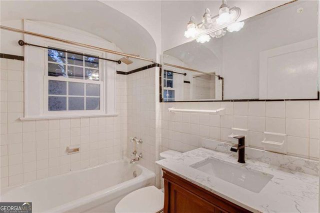 15 E New Street, Winder, GA 30680