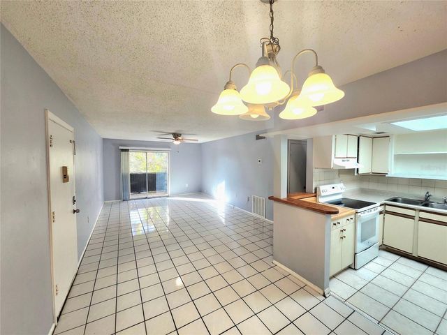 914 LAKE DESTINY ROAD G, Altamonte Springs, FL 32714