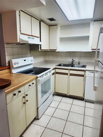 914 LAKE DESTINY ROAD G, Altamonte Springs, FL 32714