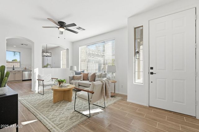 5185 S EILEEN Drive, Chandler, AZ 85248