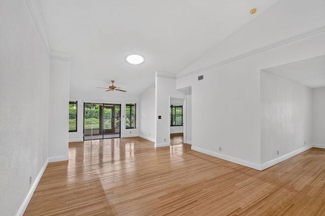 5423 Palm Springs Lane B, Boynton Beach, FL 33437