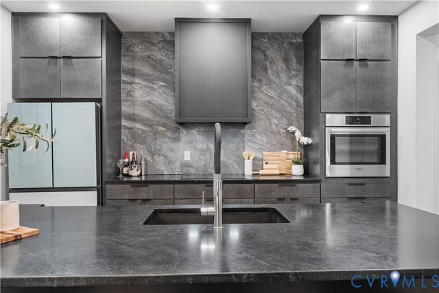 2905 W Grace St, Richmond, VA 23221