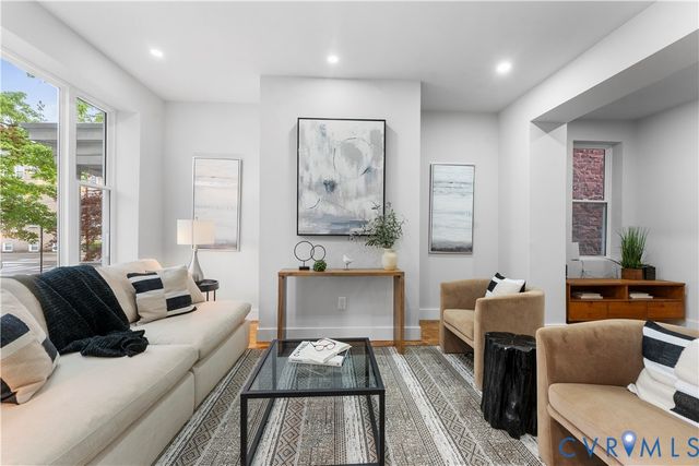 2905 W Grace St, Richmond, VA 23221