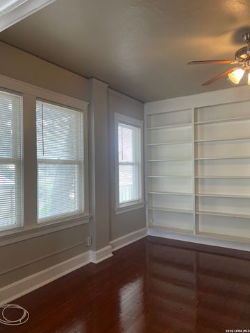 628 S Saint Marys St Ste 206, San Antonio, TX 78205