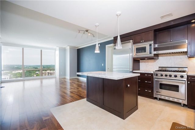 1 Renaissance Square 21F, White Plains, NY 10601