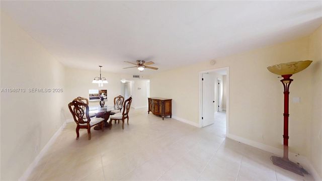 2800 W Sunrise Lakes Dr 101, Sunrise, FL 33322