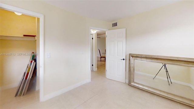 2800 W Sunrise Lakes Dr 101, Sunrise, FL 33322