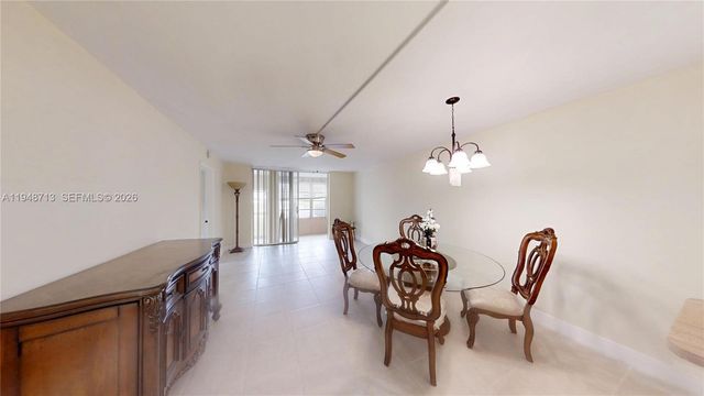 2800 W Sunrise Lakes Dr 101, Sunrise, FL 33322