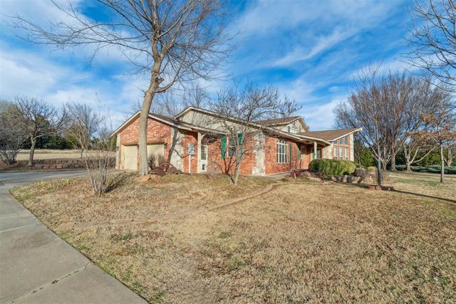 2909 N Santa Fe Avenue, Edmond, OK 73003