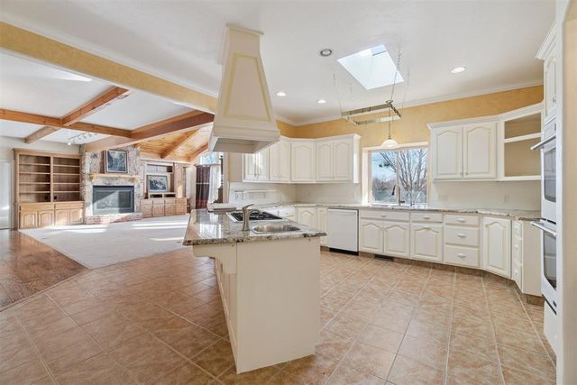 2909 N Santa Fe Avenue, Edmond, OK 73003