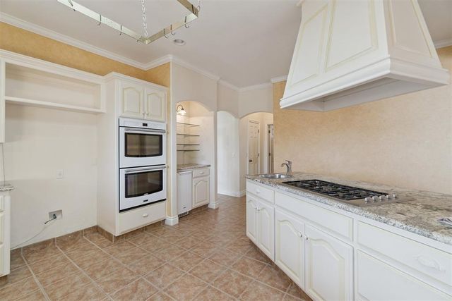 2909 N Santa Fe Avenue, Edmond, OK 73003