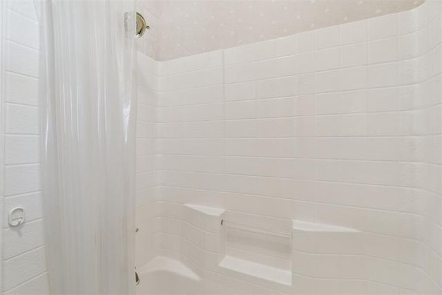 2909 N Santa Fe Avenue, Edmond, OK 73003