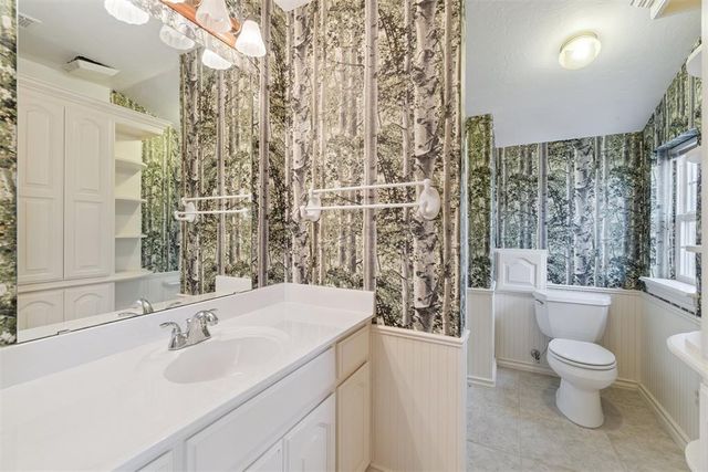 2909 N Santa Fe Avenue, Edmond, OK 73003