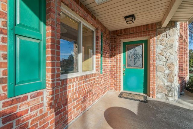 2909 N Santa Fe Avenue, Edmond, OK 73003