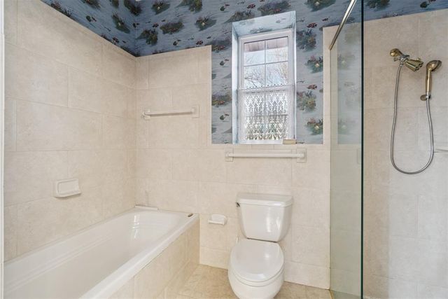 2909 N Santa Fe Avenue, Edmond, OK 73003