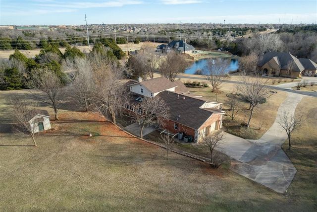 2909 N Santa Fe Avenue, Edmond, OK 73003