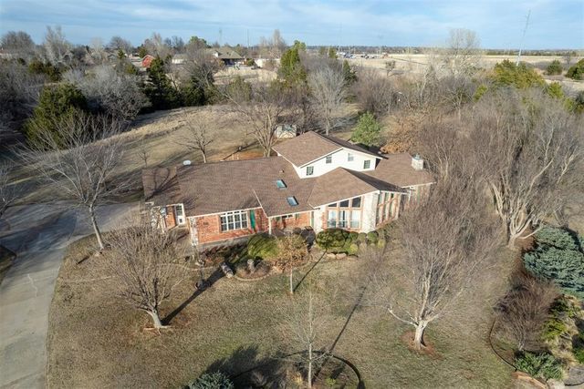 2909 N Santa Fe Avenue, Edmond, OK 73003