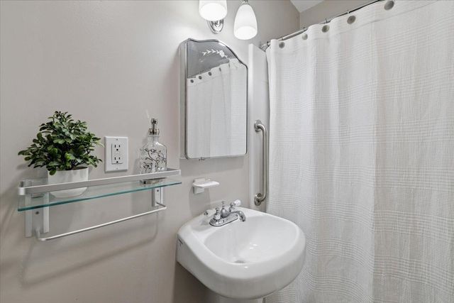 4 Princeton Street, Concord, NH 03301