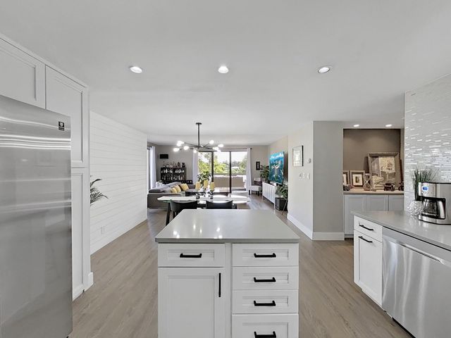 150 BELLEVIEW BOULEVARD 106, Belleair, FL 33756
