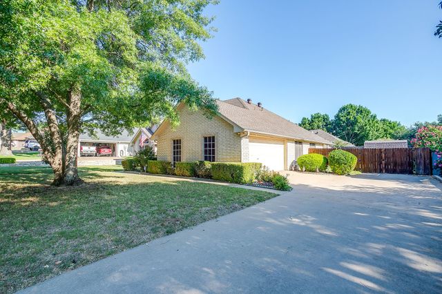 909 Overton Drive, Weatherford, TX 76086