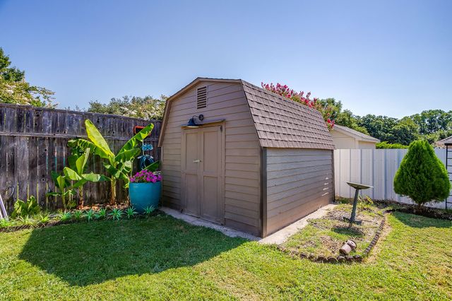 909 Overton Drive, Weatherford, TX 76086