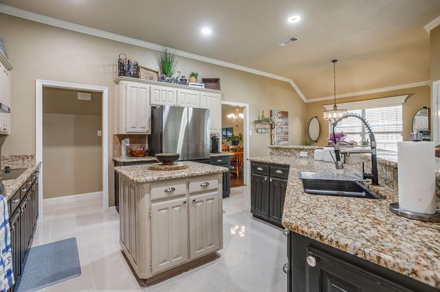 909 Overton Drive, Weatherford, TX 76086