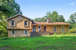 150 Aspen Lake Drive E, Newnan, GA 30263
