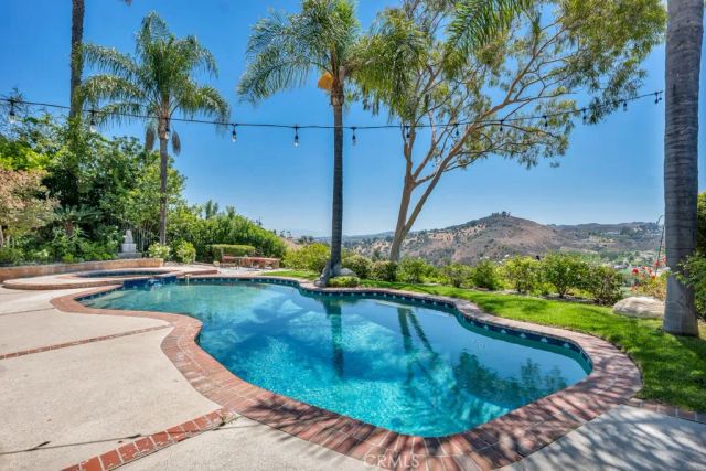 24508 Park Granada, Calabasas, CA 91302