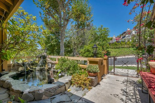 24508 Park Granada, Calabasas, CA 91302