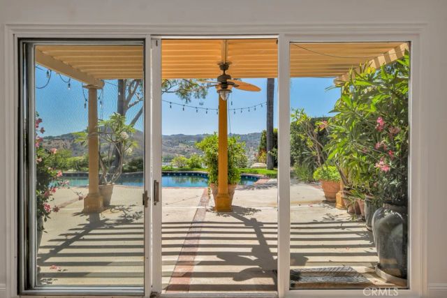 24508 Park Granada, Calabasas, CA 91302