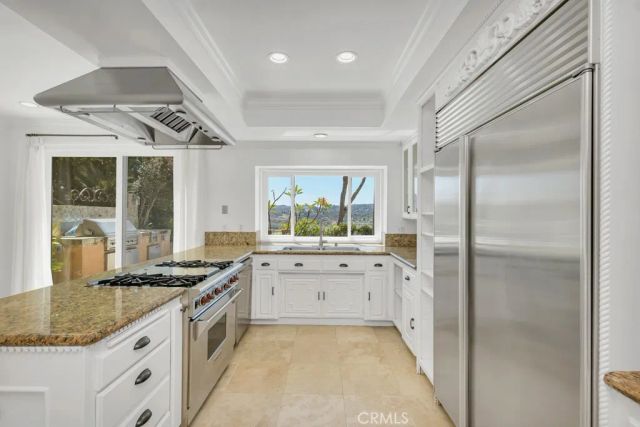 24508 Park Granada, Calabasas, CA 91302
