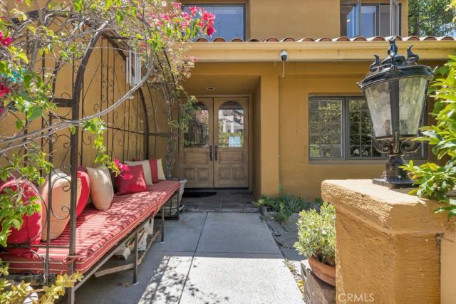 24508 Park Granada, Calabasas, CA 91302