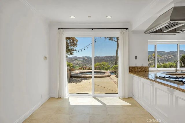 24508 Park Granada, Calabasas, CA 91302