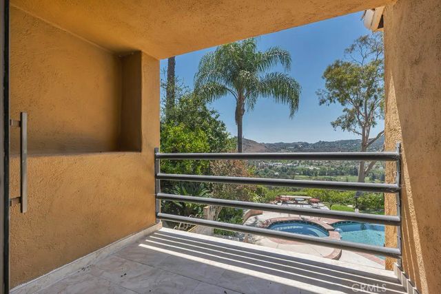 24508 Park Granada, Calabasas, CA 91302